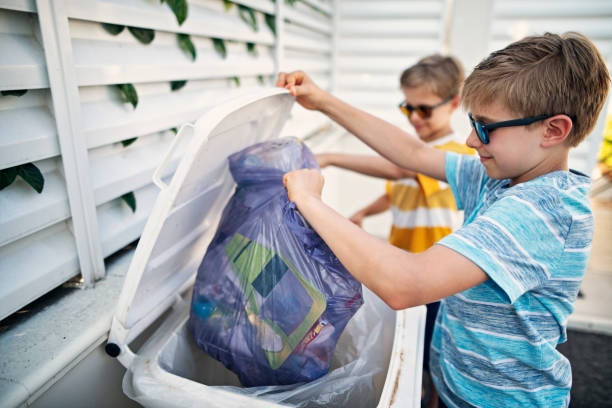 Best Yard Cleanup Services  in Lake Mills, IA
